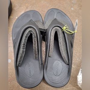 OOFOS OORIGINAL Sports Recovery Black Sandals Thong Unisex Mens 9 Womens 11